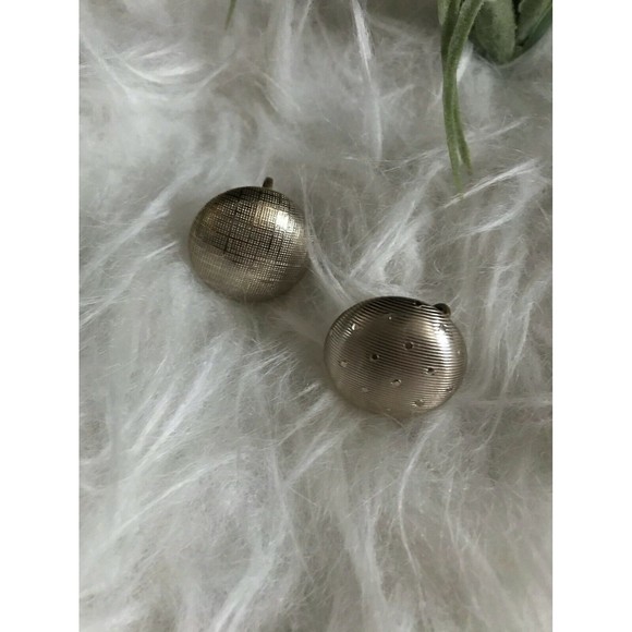 Large Vintage 80s Gold Tone Round Circle screw‎ back Earrings Chunky Statement - Picture 2 of 7